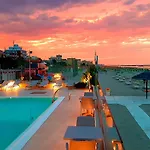 Hotel You&me