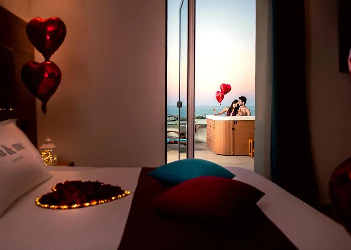 & Me מלון רימיני