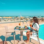 & Me Ξενοδοχείο 3*