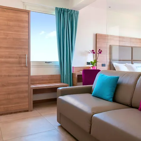 Hotel You&me