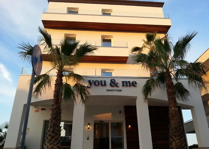 & Me 酒店 里米尼