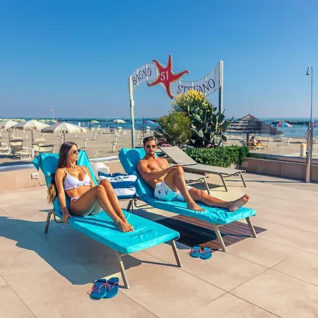 & Me Hotel Rimini
