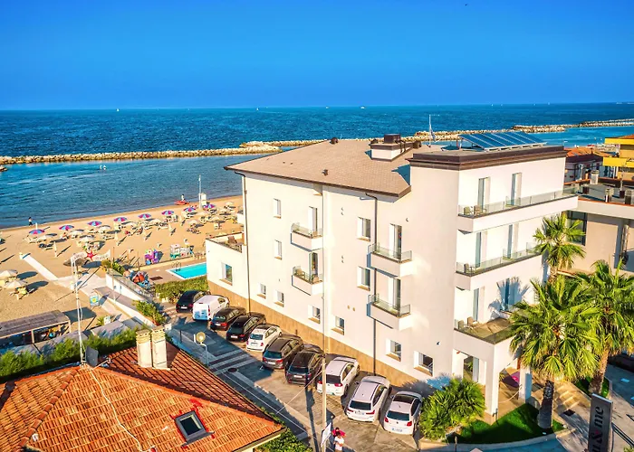 & Me Hotel Rimini